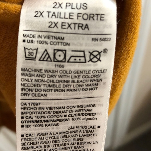 Polka dot v-neck - Picture 4 of 4